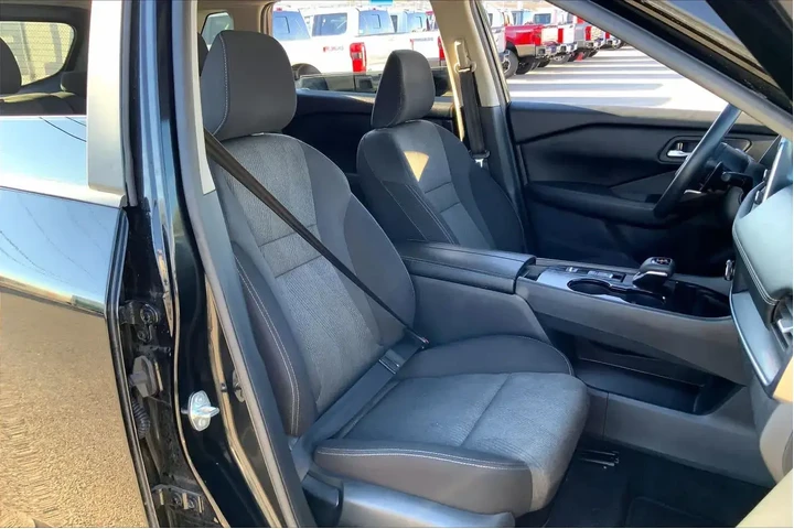 $19419 : Nissan Rogue 2024 SV 4dr Cro image 8