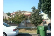 NICE SINGLE FAMILY HOUSE. GATE en Los Angeles