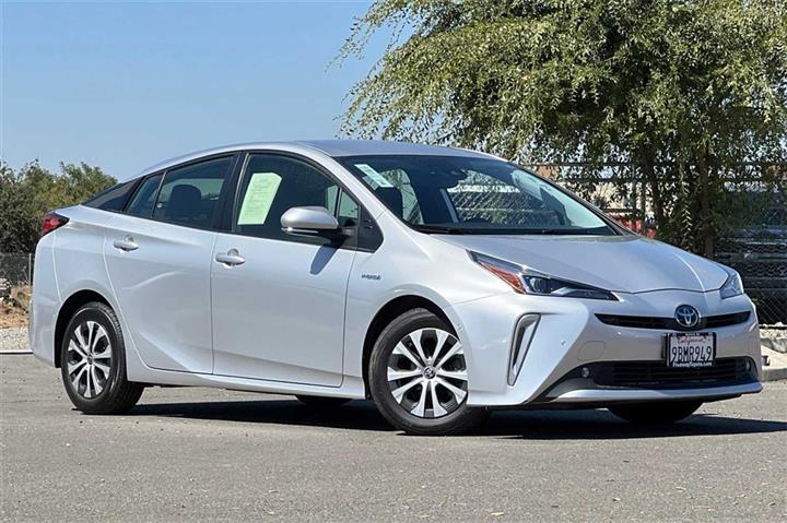 $26998 : Prius XLE AWD-e image 2