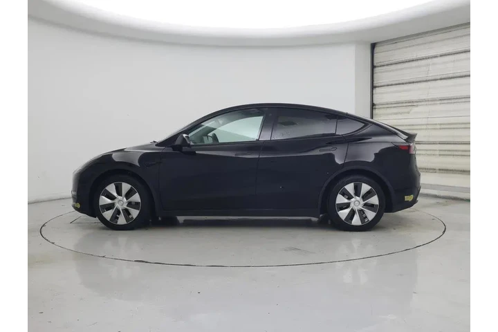 $27998 : Tesla Model Y 2021 AWD Long image 3