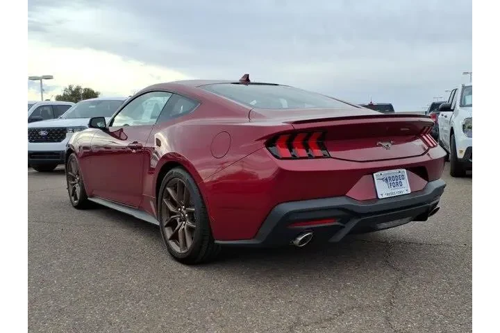 $38900 : Ford Mustang 2025 EcoBoost 2 image 3