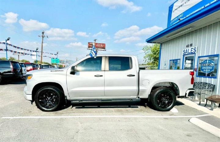 $30990 : 2022 Silverado 1500 Custom image 8