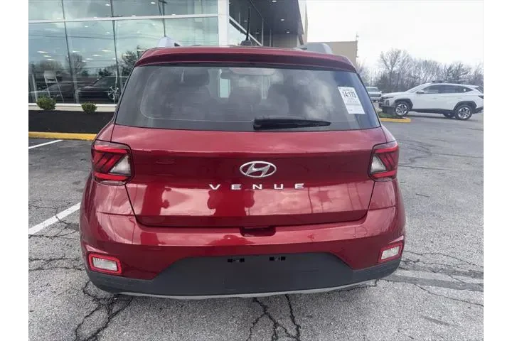 $14977 : Hyundai VENUE 2024 SEL 4dr C image 3