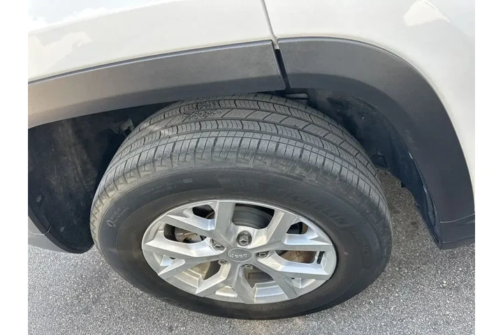 $26785 : Jeep Grand Cherokee 2023 4x4 image 10