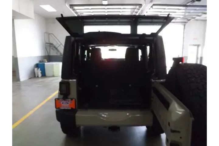 $21985 : Jeep Wrangler 2017 4x4 Sahar image 5