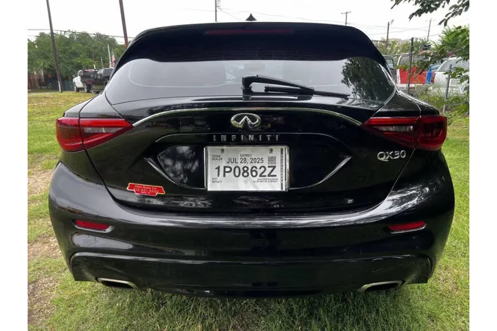 $13995 : 2017 QX30 Sport image 6