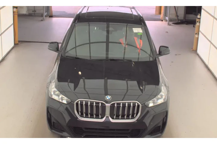 $35477 : BMW X1 2025 AWD xDrive28i 4d image 2