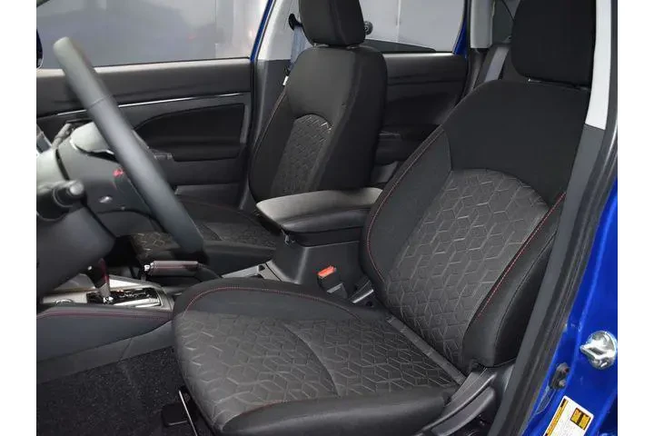 $26015 : Mitsubishi Outlander Sport 2 image 7