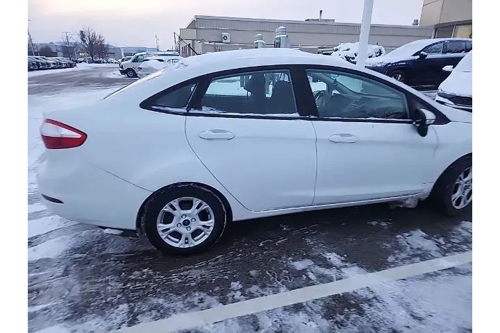 $7500 : Ford Fiesta 2015 SE 4dr Seda image 7