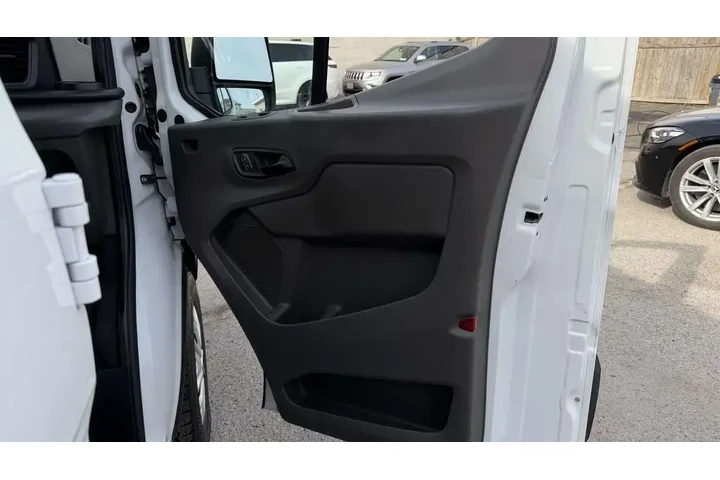 $28743 : Ford Transit 2022 250 3dr SW image 10