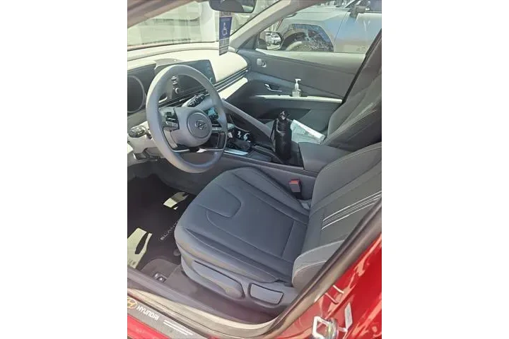 $21114 : Hyundai ELANTRA 2023 SEL 4dr image 9