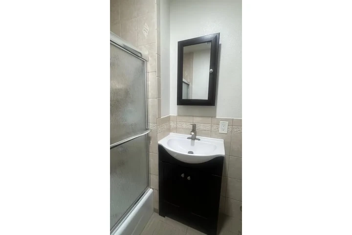 $2800 : CASITA PARA RENTAR EN SANTAANA image 5