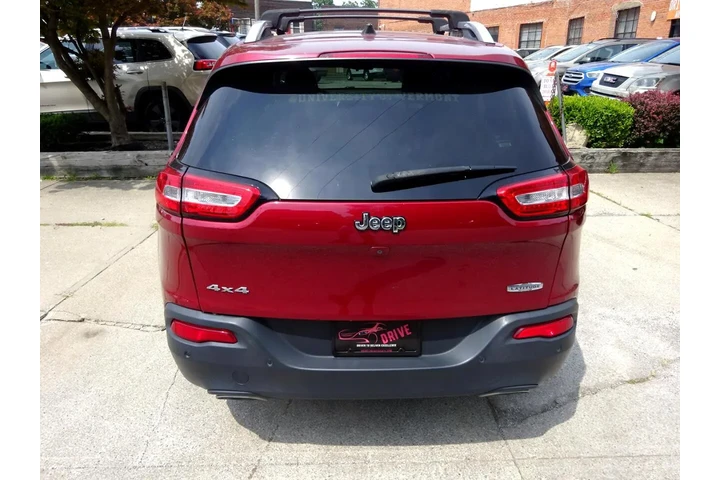 $7900 : 2016 Cherokee 4WD 4dr Latitude image 6
