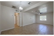 $980 : Bright & Spacious newly home thumbnail