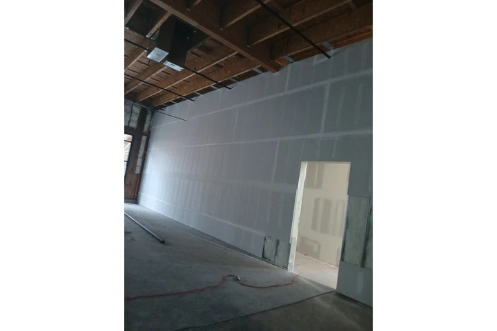 Framing de metal y Drawbll image 1