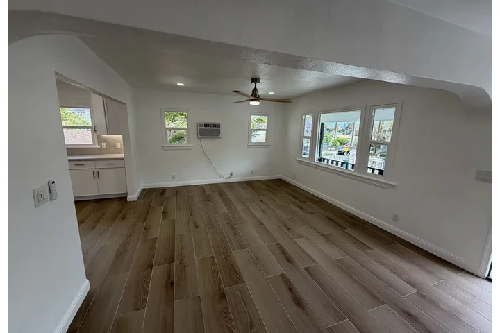 $1050 : remodeled Charming home image 4