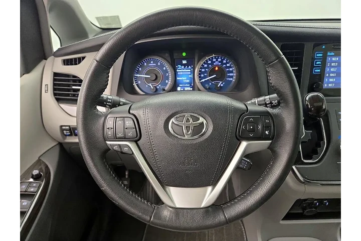 $36998 : Toyota Sienna 2017 XLE 7-Pas image 10
