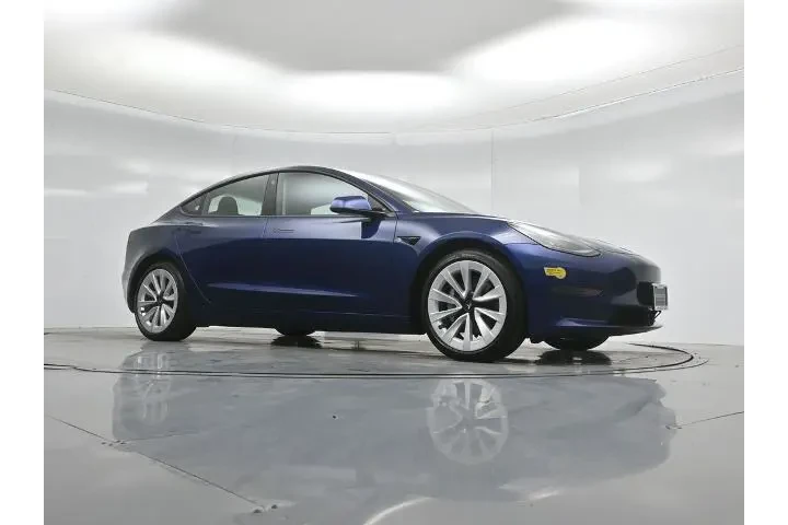 $24496 : Tesla Model 3 2022 AWD Long image 2