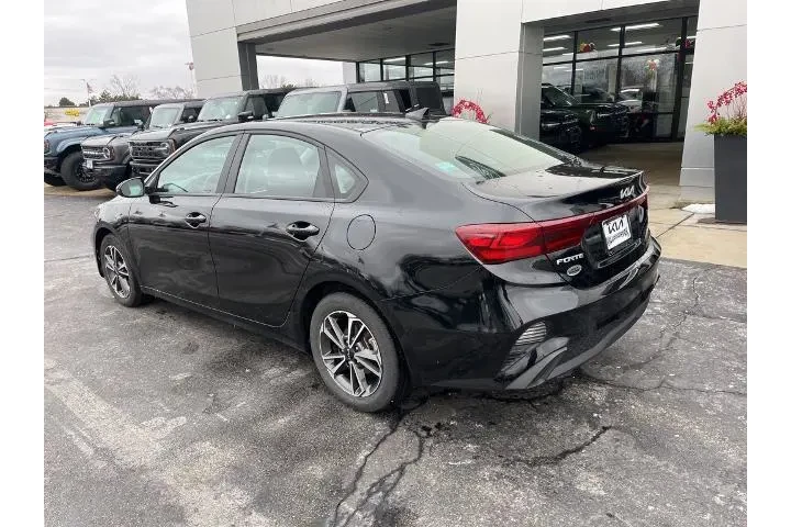 $16988 : Kia Forte 2024 LXS 4dr Sedan image 4