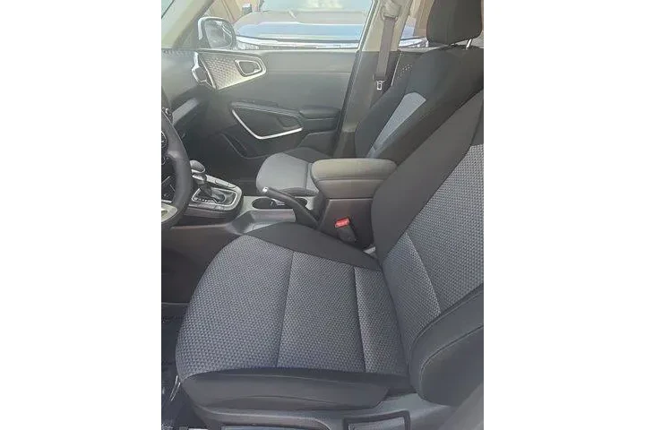 $18500 : Kia Soul 2025 LX 4dr Crossov image 5