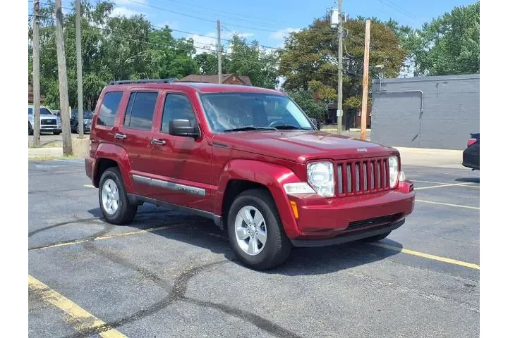 Jeep Liberty 2012 4x4 Sport image 3