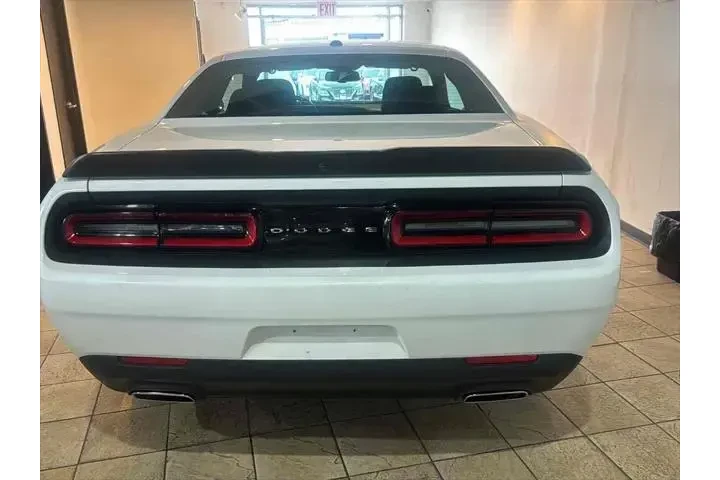 $17995 : Dodge Challenger 2023 SXT 2d image 5