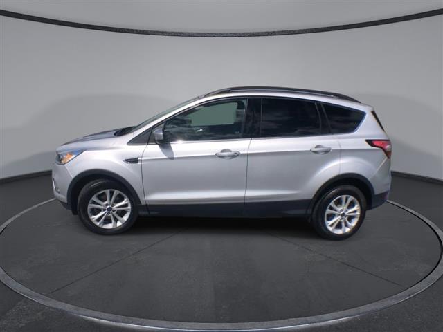 $12000 : PRE-OWNED 2017 FORD ESCAPE SE image 5