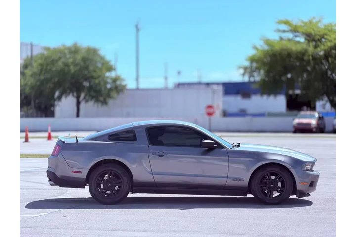 $7599 : Ford Mustang image 6