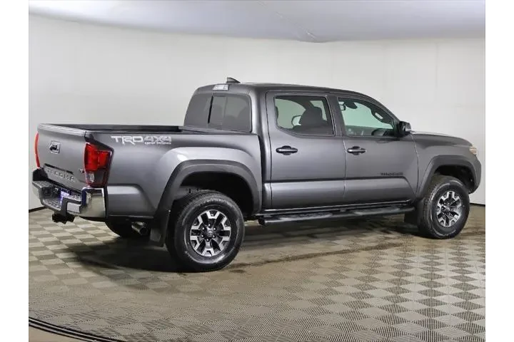 $31799 : Toyota Tacoma 2019 4x4 TRD P image 9