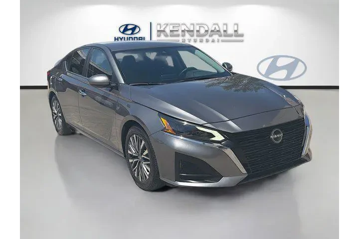 $14998 : Nissan Altima 2023 2.5 SV 4d image 1