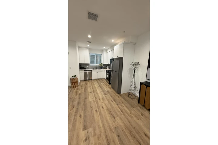 $4350 : NorthHollywood TownHouse 91605 image 6