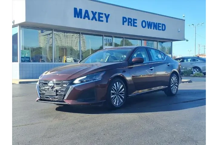 $17095 : Nissan Altima 2023 2.5 SV 4d image 1