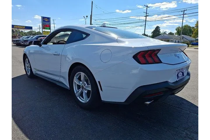 $28143 : Ford Mustang 2024 EcoBoost 2 image 7
