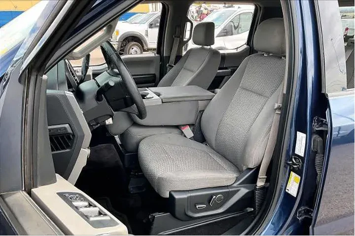 $22716 : Ford F-150 2016 4x2 XLT 4dr image 8