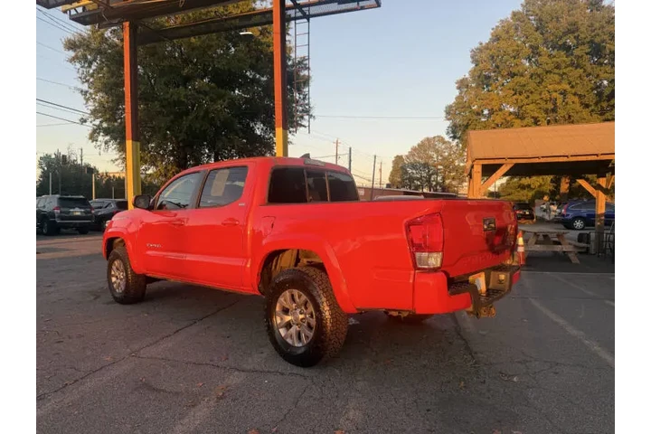 2017 Tacoma TRD Off-Road image 10