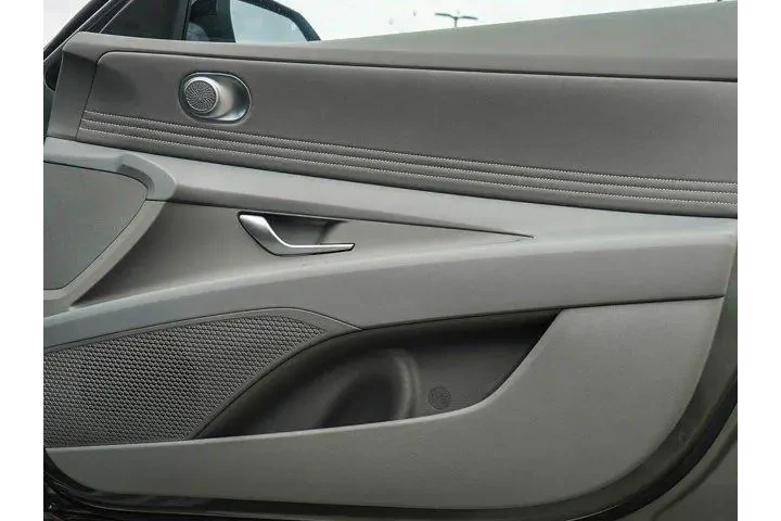 $24000 : Hyundai ELANTRA 2025 SEL Spo image 7