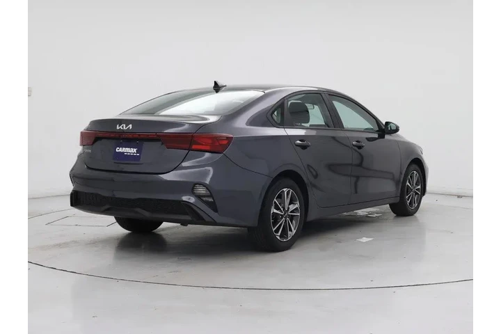 $18998 : Kia Forte 2023 LXS 4dr Sedan image 8