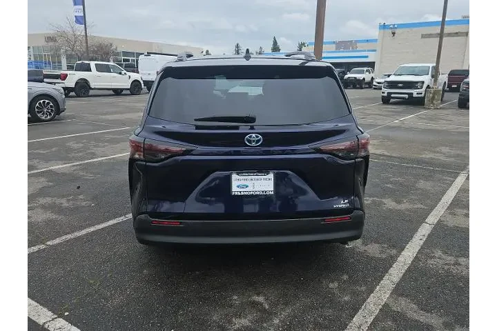 $37500 : Toyota Sienna 2024 LE 8-Pass image 7