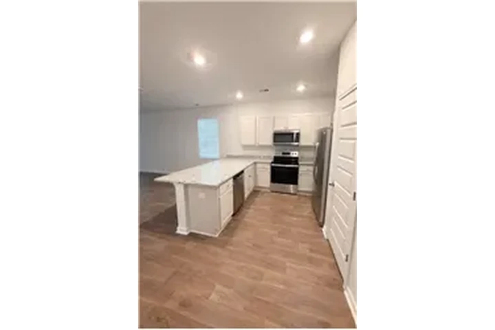 $1950 : Rental property with 4 bedro image 5