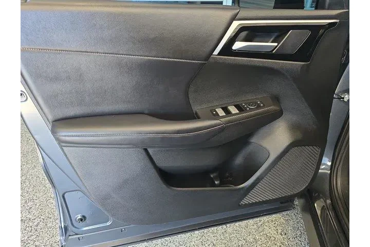 $26500 : Mitsubishi Outlander 2024 SE image 5