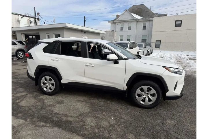 $26918 : Toyota RAV4 2023 AWD LE 4dr image 8