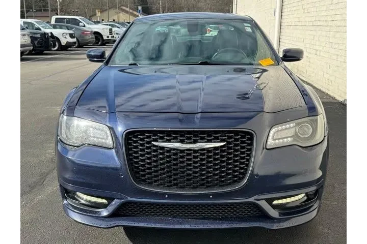 $16494 : Chrysler 300 2017 AWD S 4dr image 2