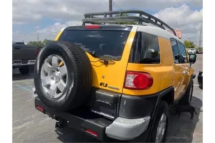 $12900 : 2007 FJ Cruiser image 6