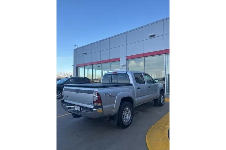 $17990 : Toyota Tacoma 2010 4x4 V6 4d image 9