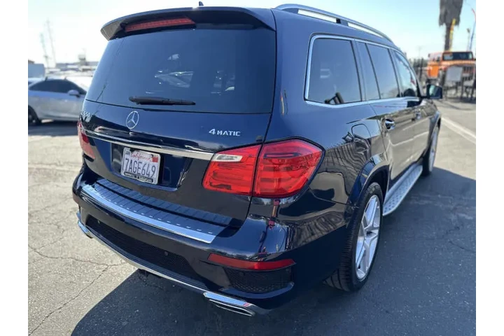 $10995 : 2013 GL-Class GL 550 4MATIC image 6