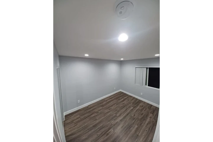 $900 : Se renta recamara image 3