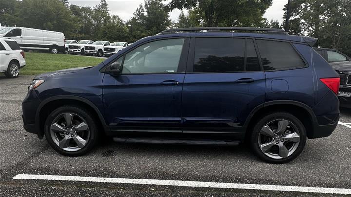 $20900 : PRE-OWNED 2019 HONDA PASSPORT image 8