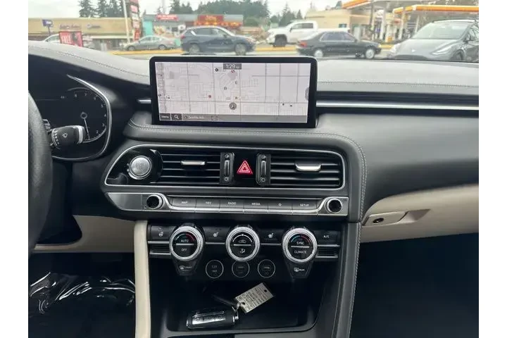 $26999 : Genesis G70 2023 2.0T 4dr Se image 10