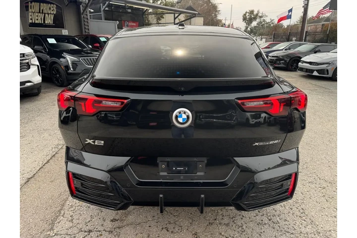 2025 BMW X2 xDrive28i image 5
