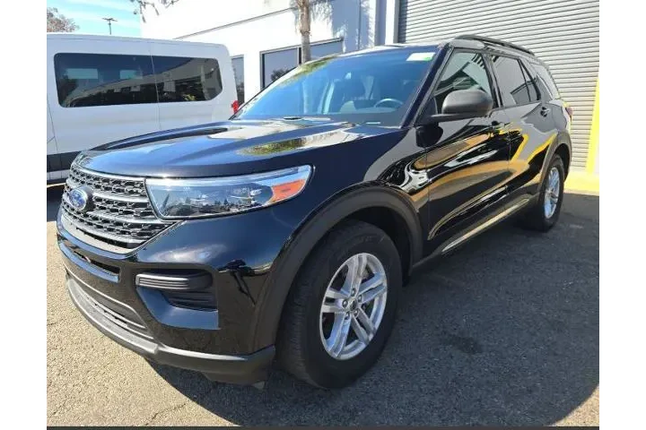 $29800 : Ford Explorer 2023 XLT 4dr S image 1